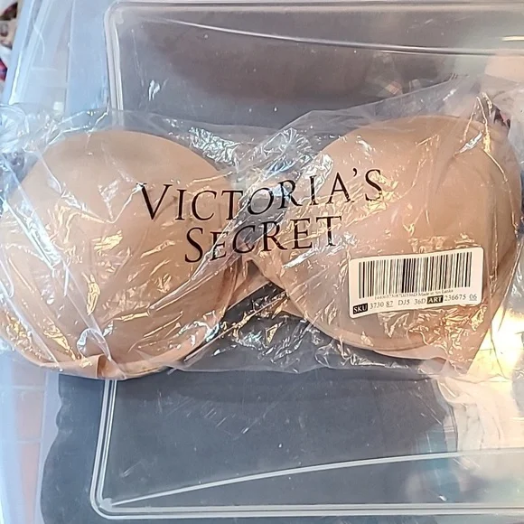 Victoria Secret Bra NWT - Picture 1 of 4